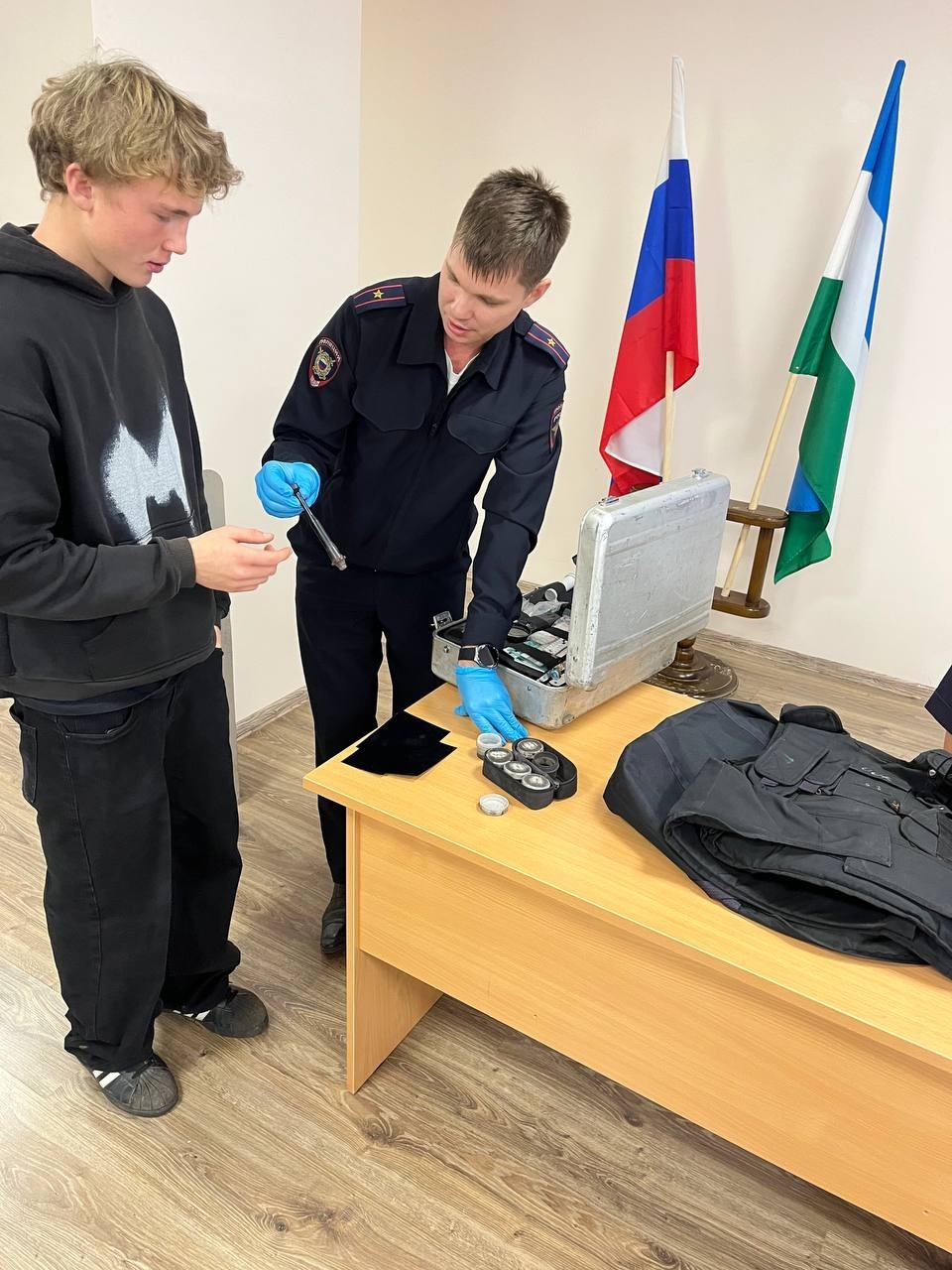 "Һөнәрдә беренчеләр”: полицейскийлардан батырлык дәресе