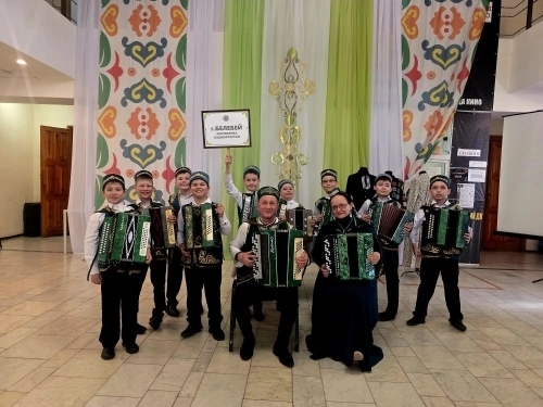 Үзебезнекеләргә җитәме соң!