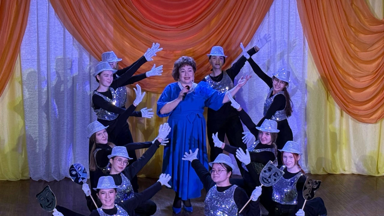 "Паяц" театры күренешләре