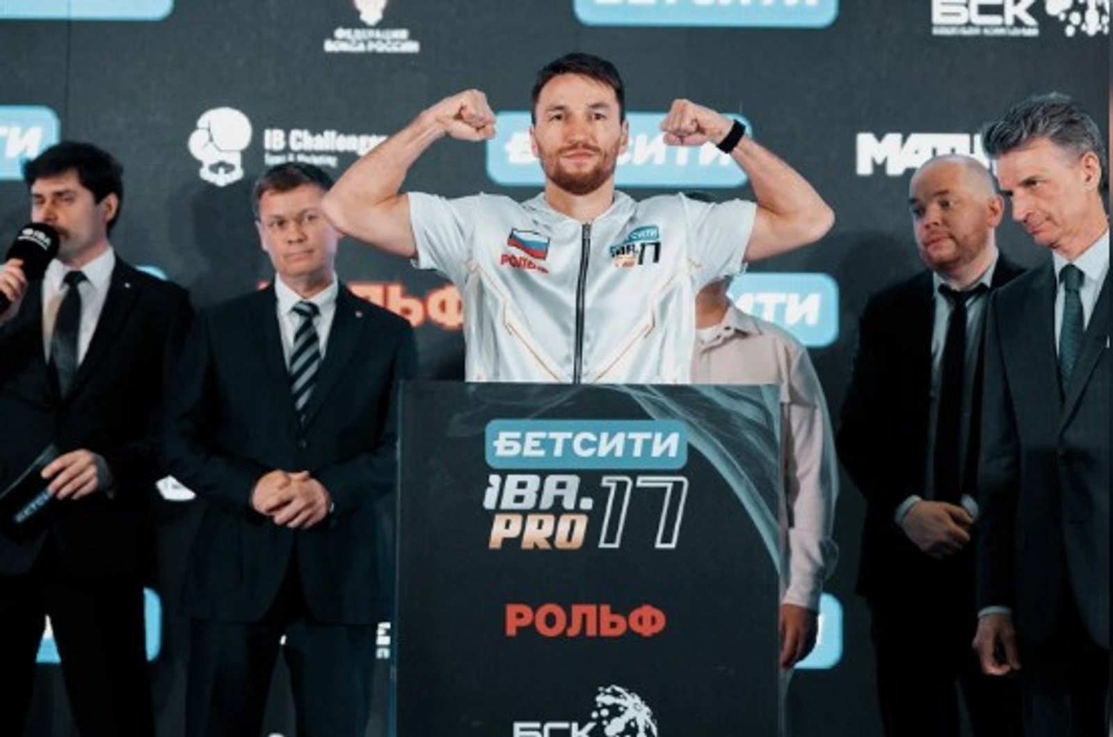 Артур Субханкулов: «Все понимают, что наши шансы в бою с Усмоновым равны»