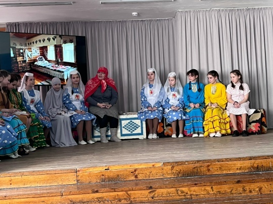 Татар гимназиясе. Фәһемле очрашу. Аулак өй