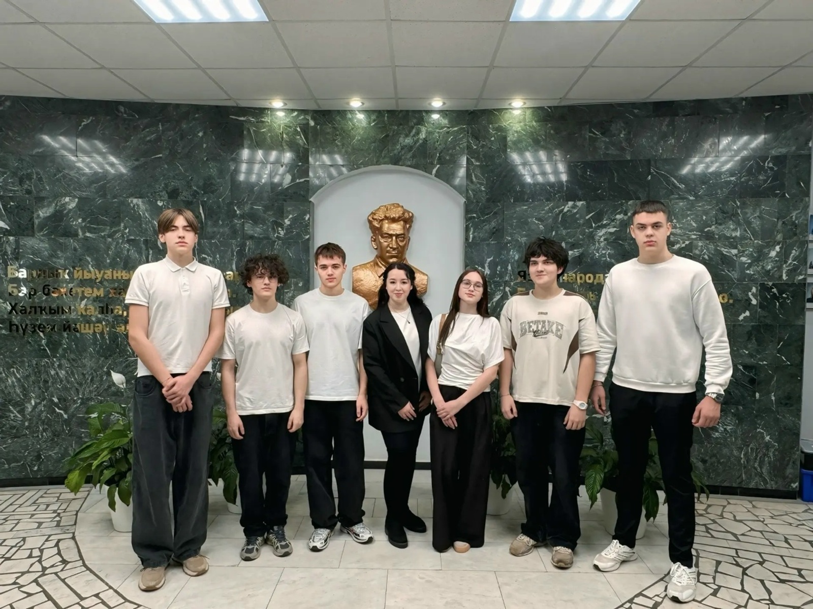 Призерлар пьедесталында