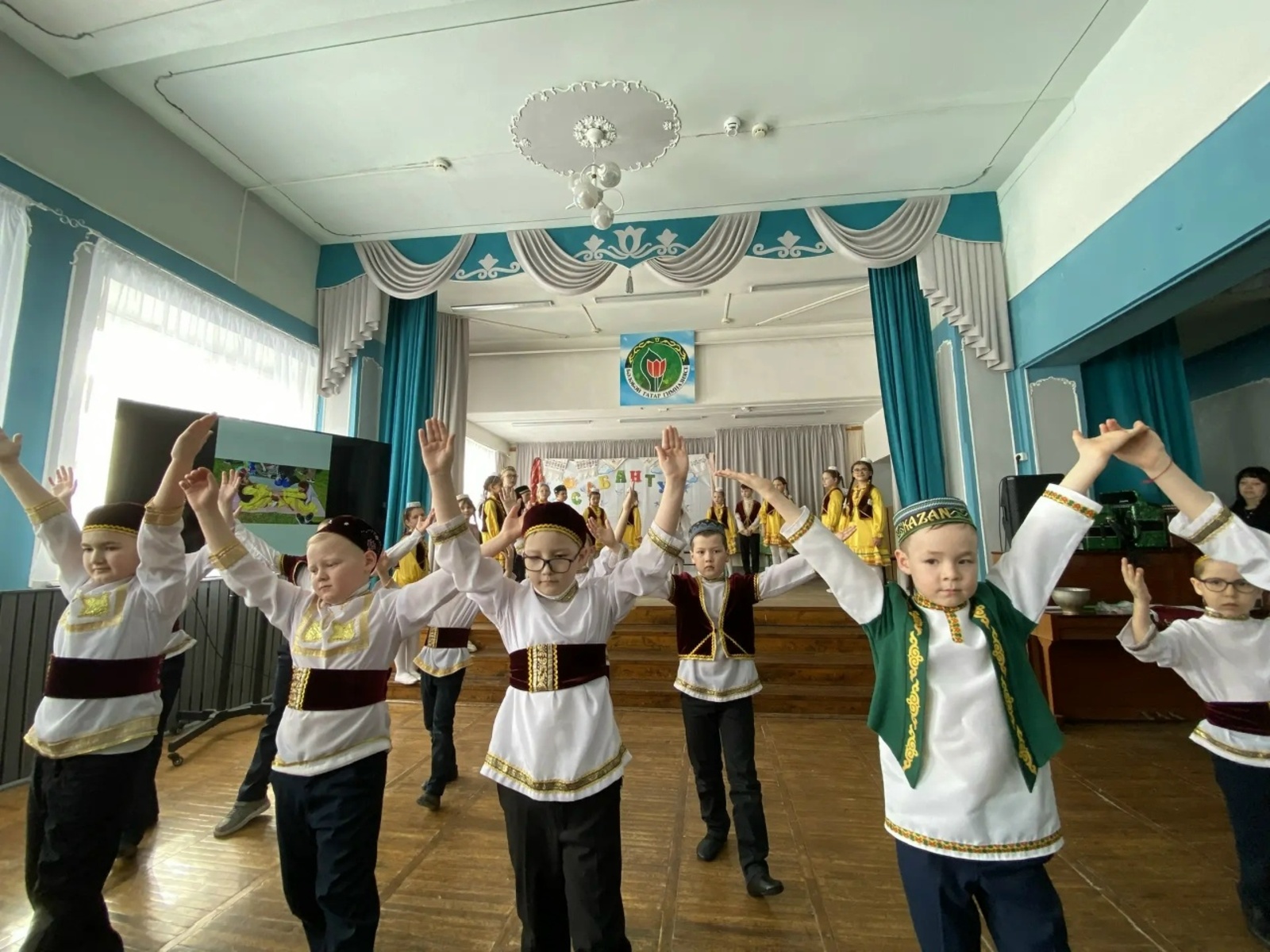 Сабантуй?!. Март аенда?!.