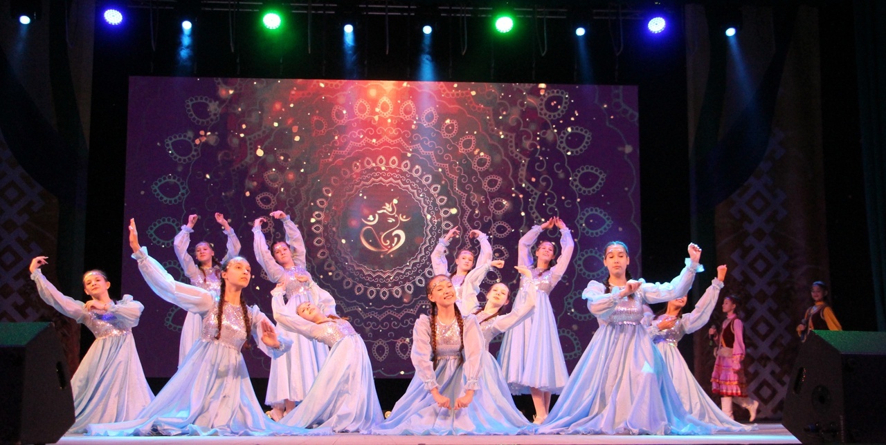 Чәчәк ат, туган җирем!