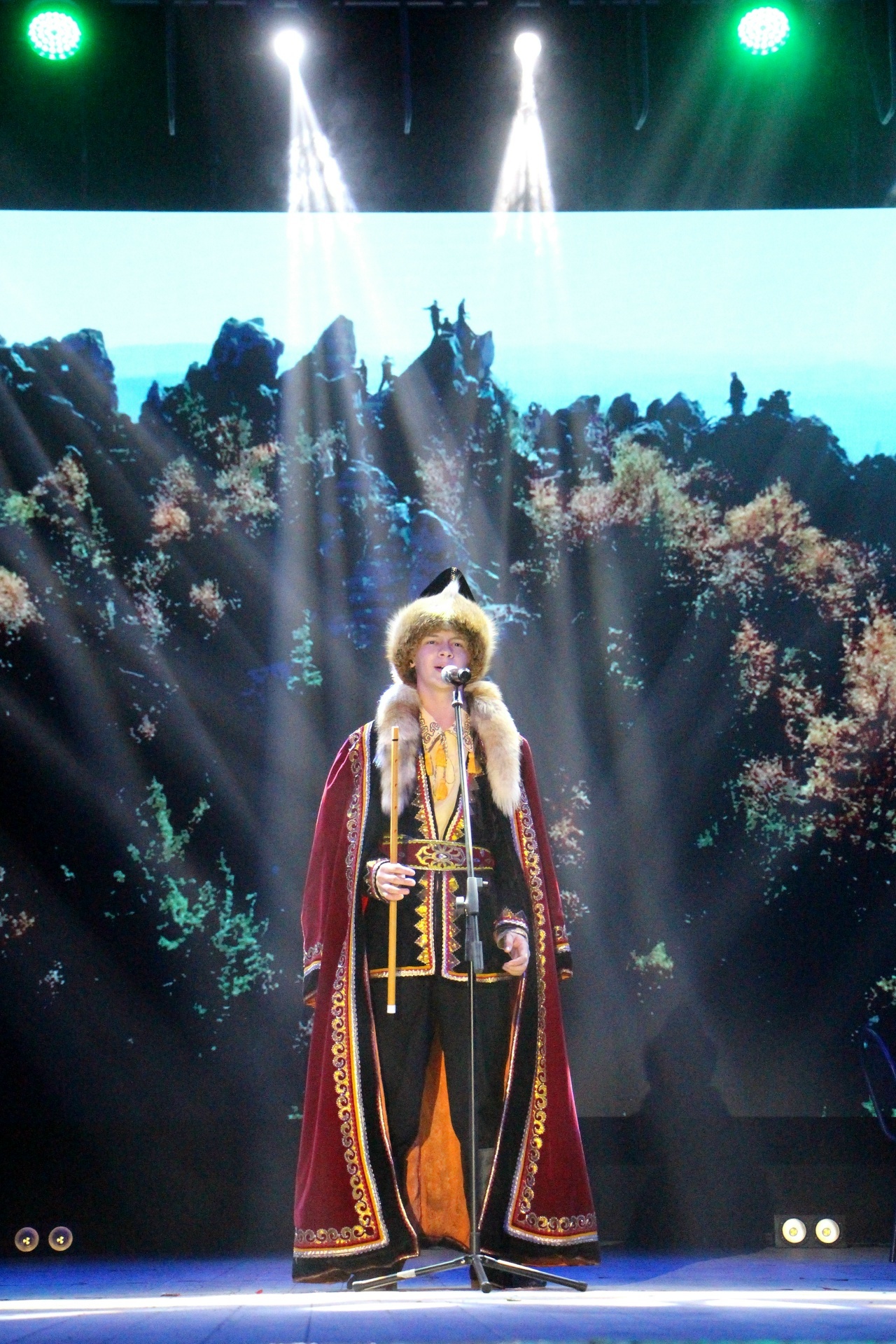 Чәчәк ат, туган җирем!