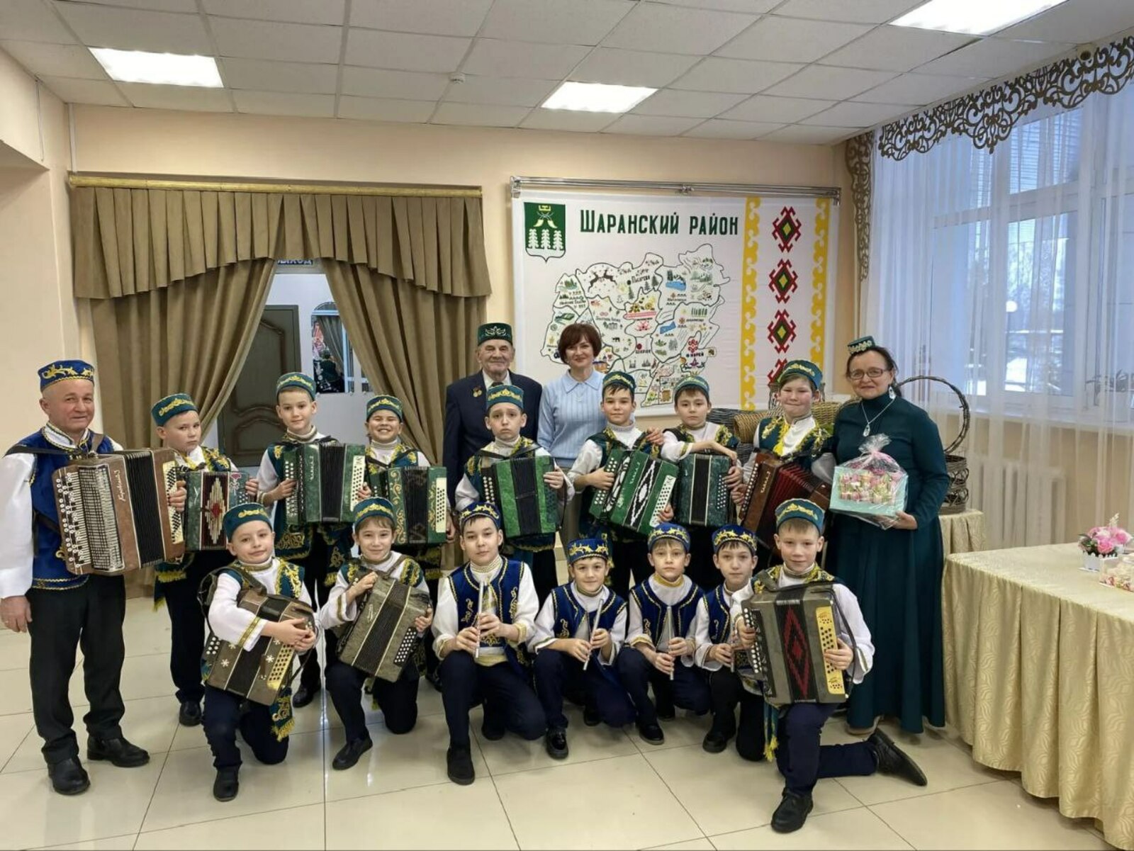 Уйныйлар гармуннар, уйныйлар!..