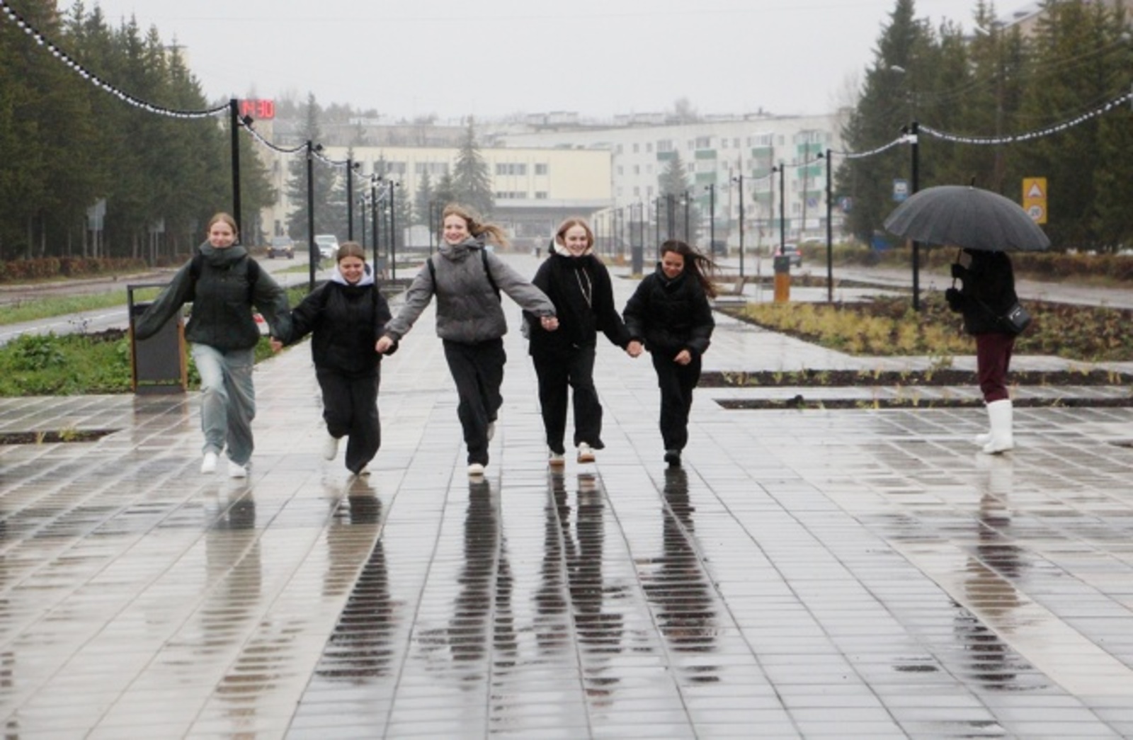 Үткән һәм киләчәк символы