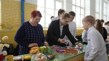 Язны традицион ярминкә күңел ачуларыннан башладык