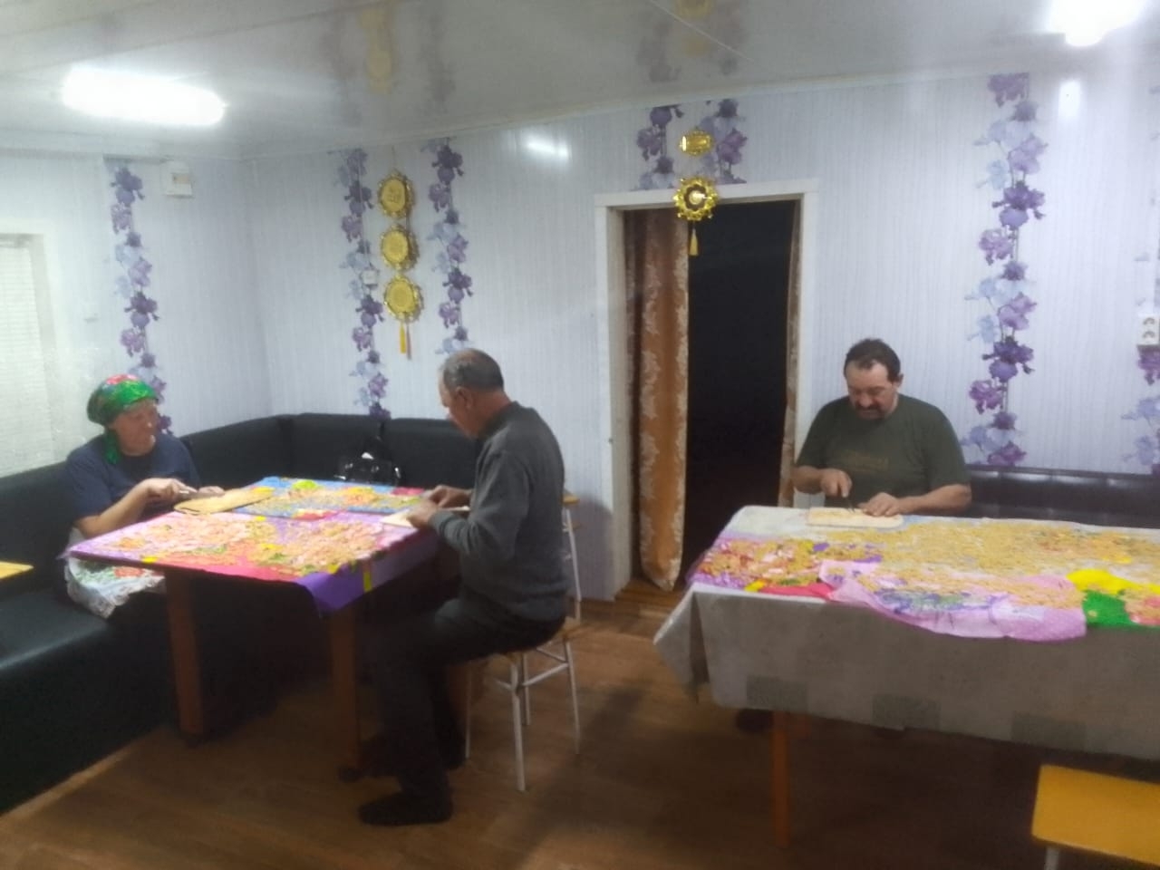 Үзебезнекеләр өчен маскировка эшләнмәләре һәм чәк-чәк