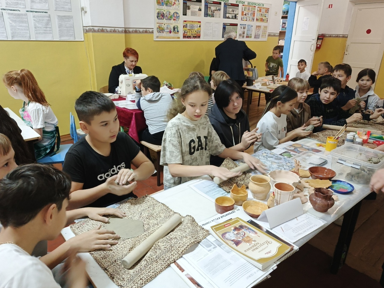 "Һөнәрләр җәйгоры" белем һәм күнекмәләр белән уртаклашты