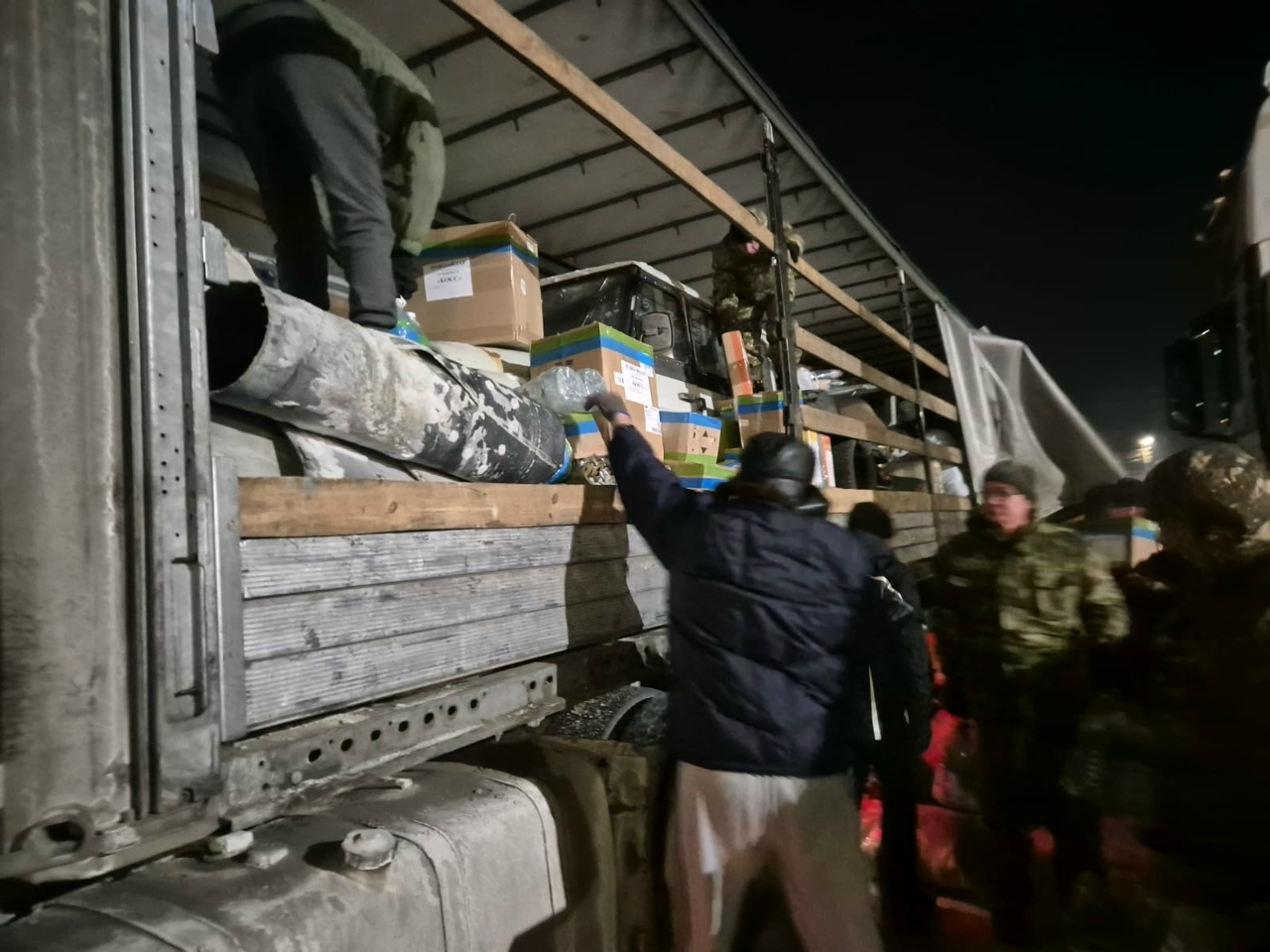 Приют бистәсендәге Ярдәм үзәге үзебезнекеләргә гуманитар йөк җибәрде