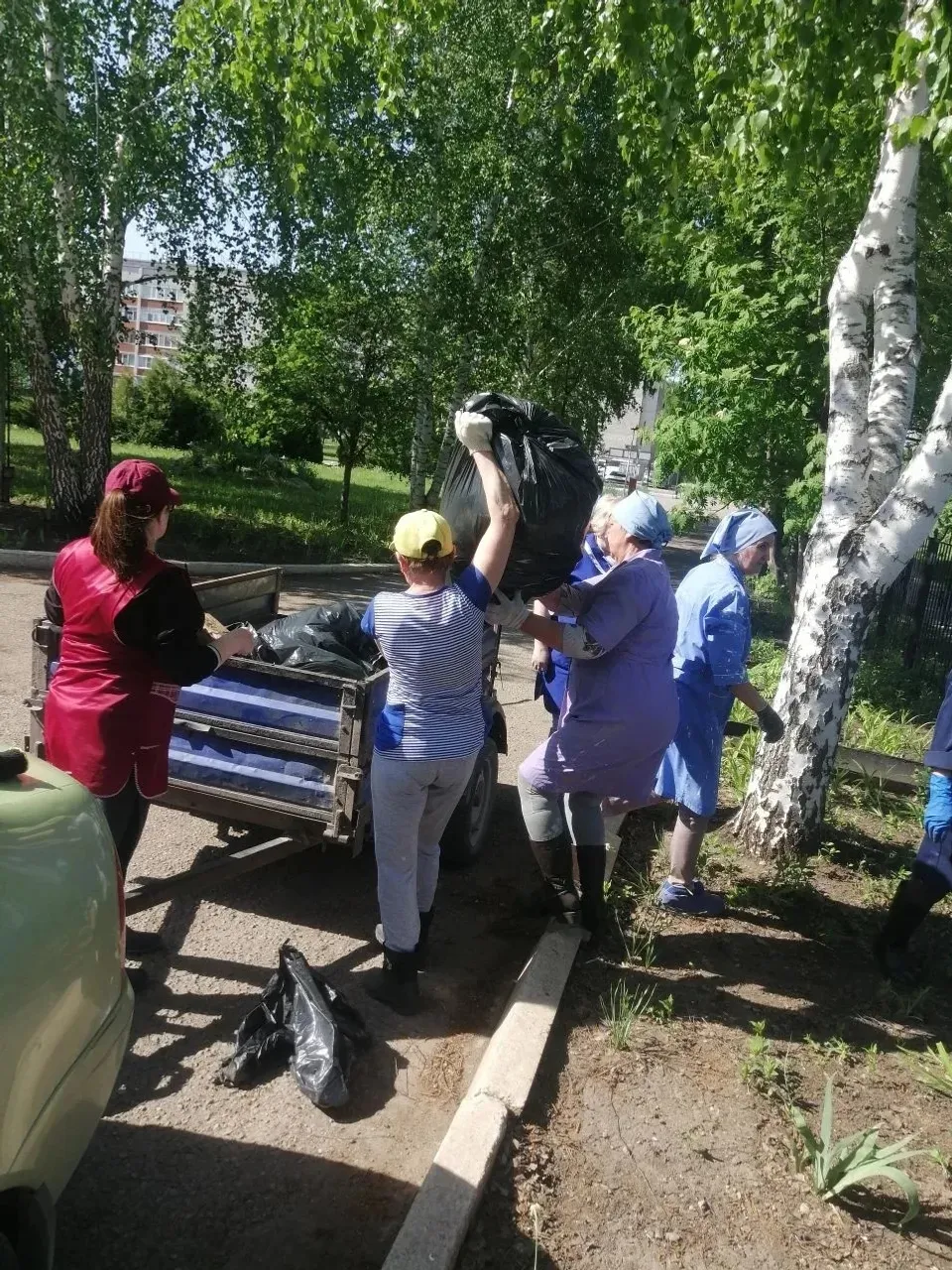 Башкорт гимназиясе коллективы чишмәне тазартты
