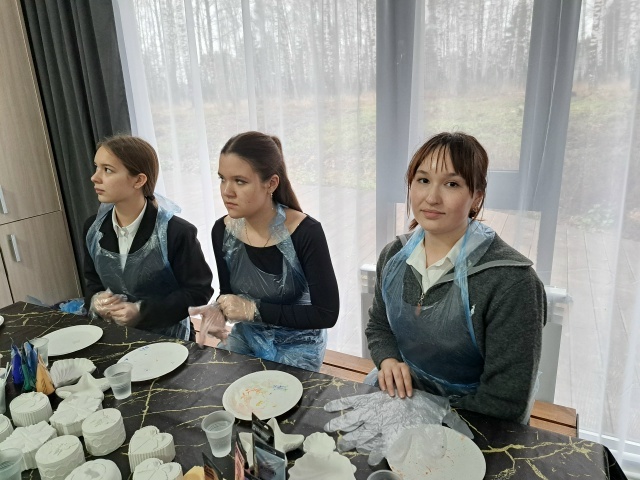 Әниләргә бүләк –  үз куллары белән