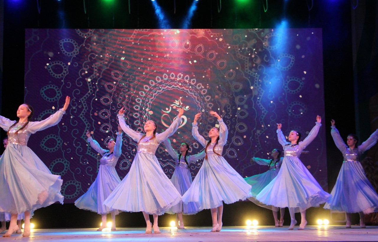 Чәчәк ат, туган җирем!