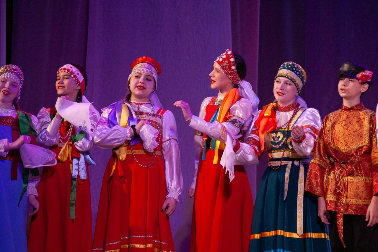 18 коллектив "халык" һәм"өлгеле" исемен яклады