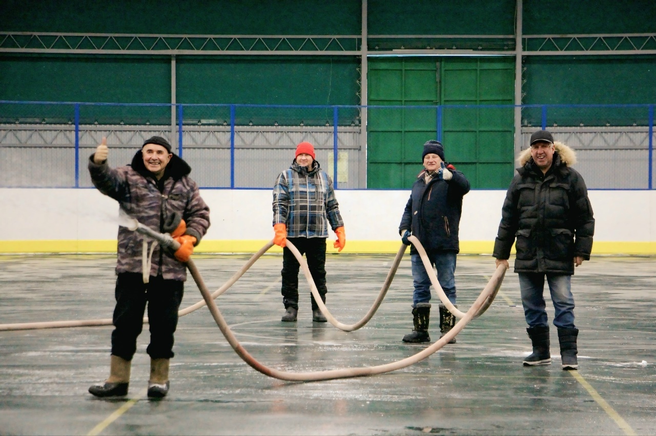 Тимераякта шуарга,  хоккей уйнарга  вакыт!