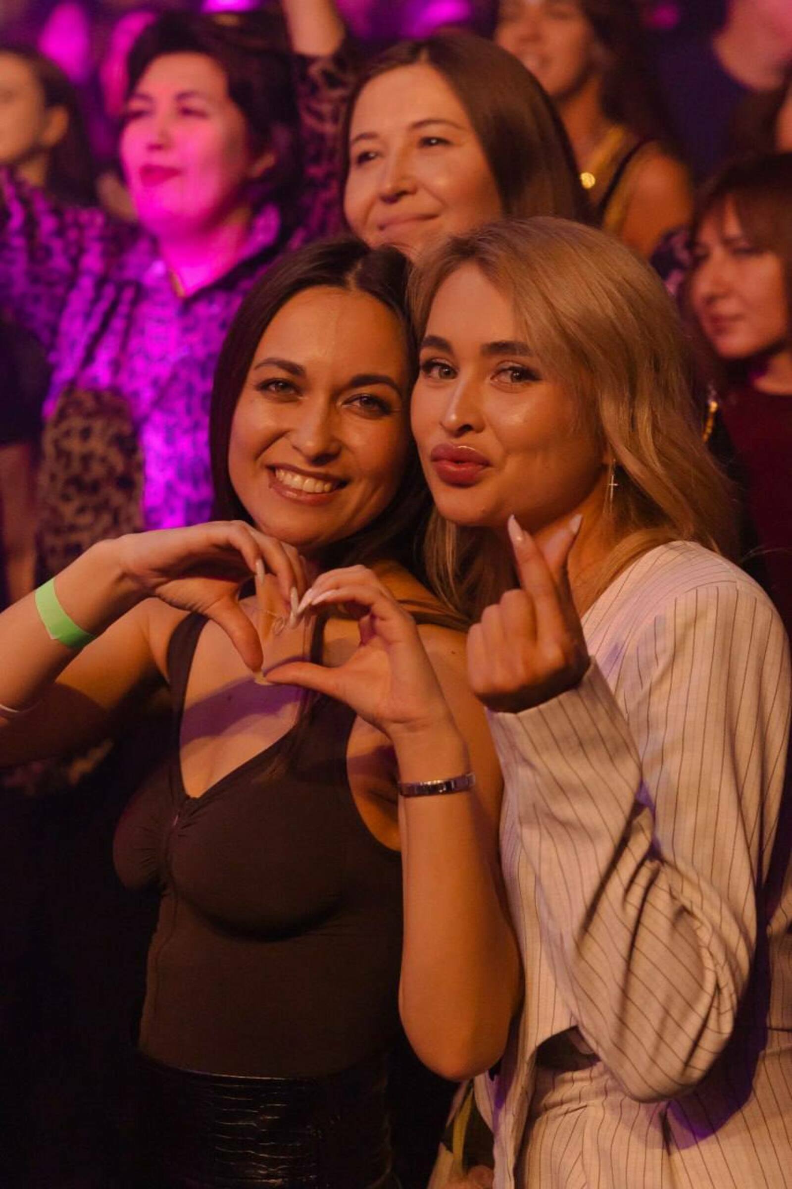 "Безгә ирләр җитми!"