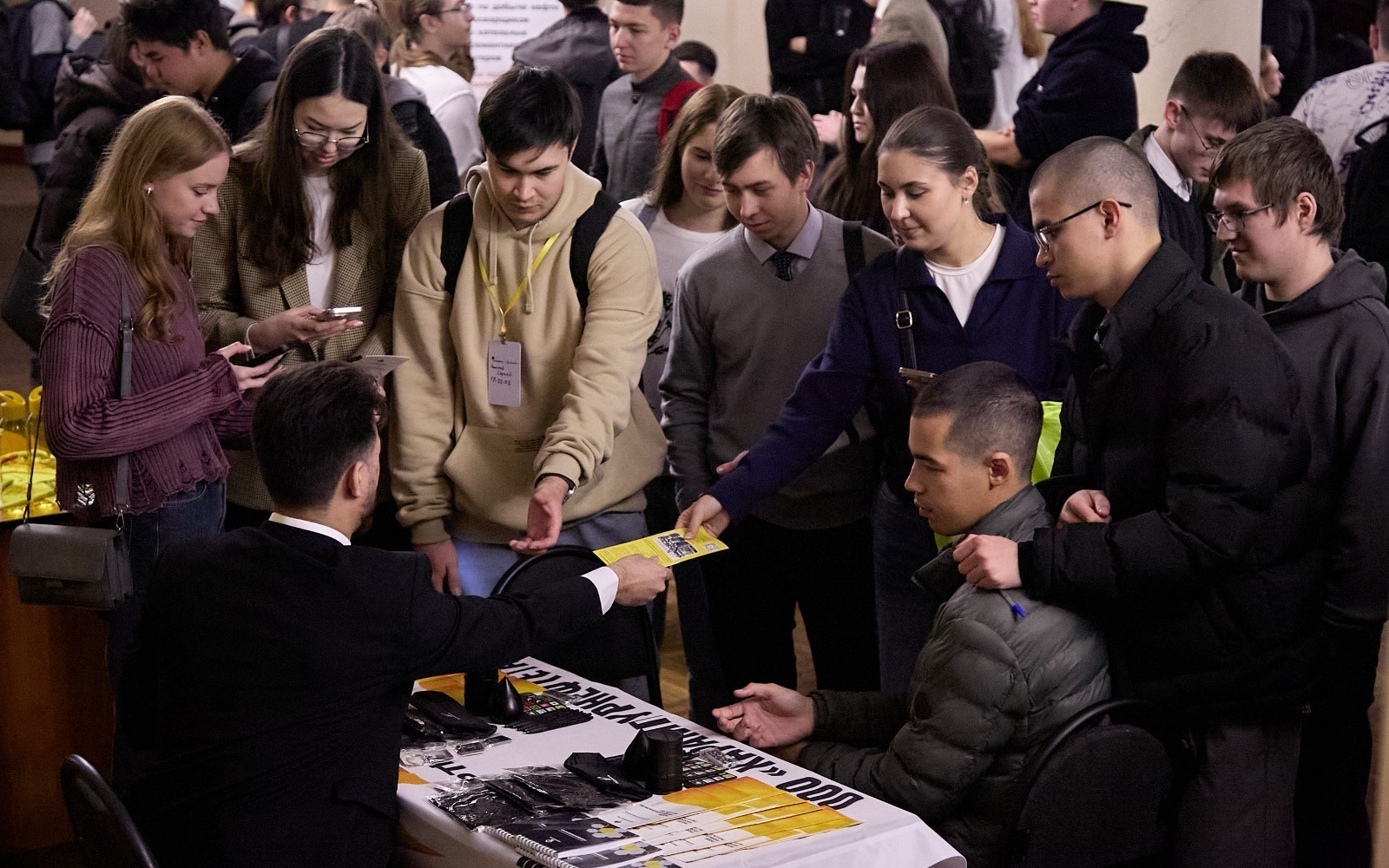 Студентлар алтышар ел укый башлый