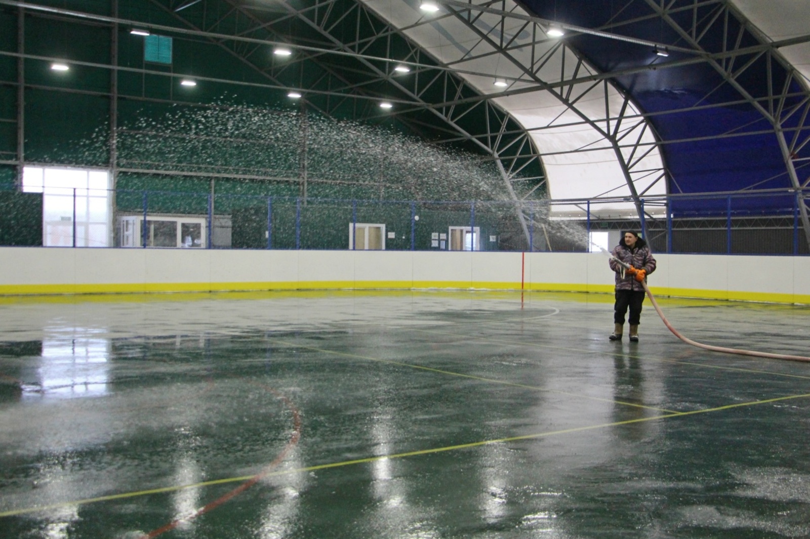 Тимераякта шуарга,  хоккей уйнарга  вакыт!