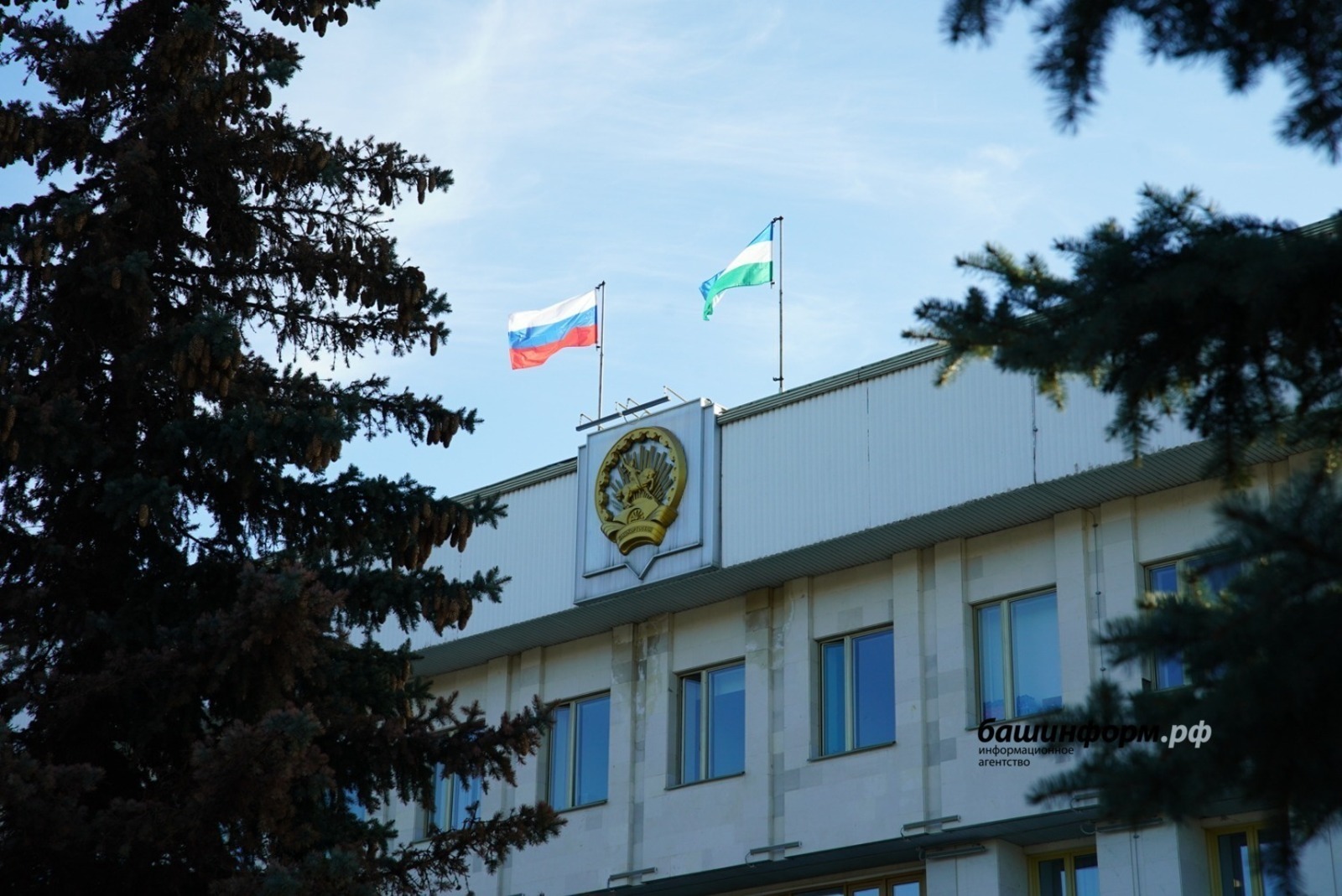 Башкортстан башлыгы февральдә берничә мөһим Указга кул куйды: нечкәлекләре