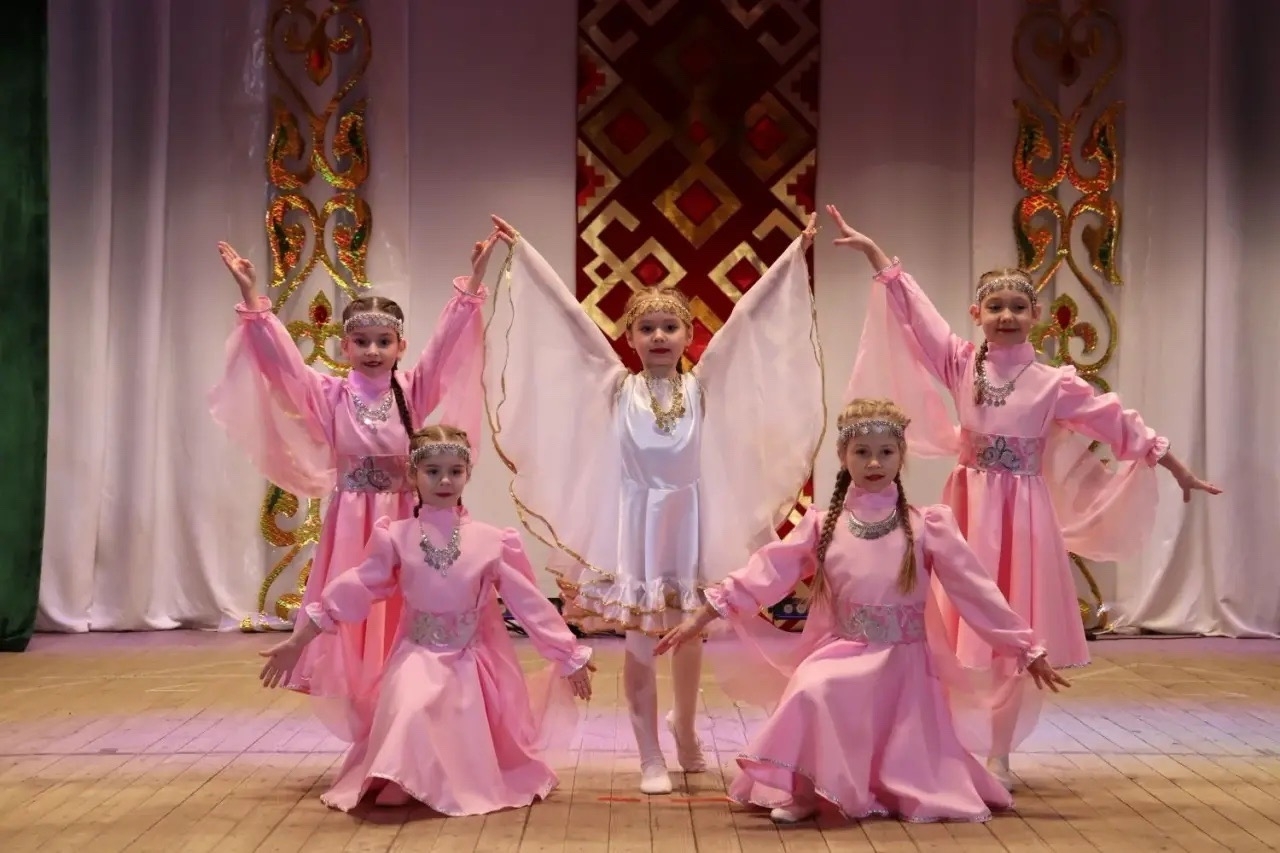 Биюче булып үсәләр