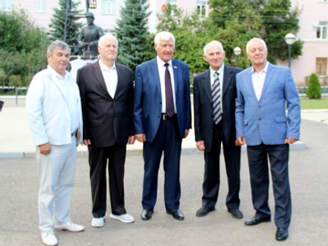 Поселок көне "Аксаковнефть" нефть-газ табу идарәлеге юбилее белән туры килде