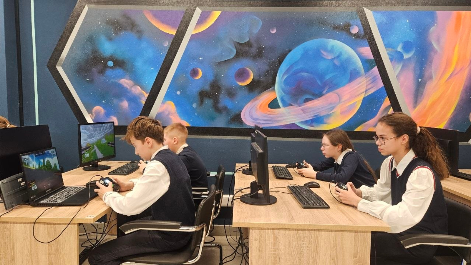 В Межвузовском студенческом кампусе Евразийского НОЦ прошла Неделя космоса