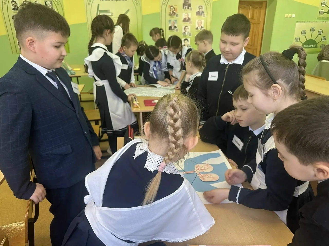 “Уңыш серләре": Бәләбәй районында иң яхшы укытучыны сайлыйлар