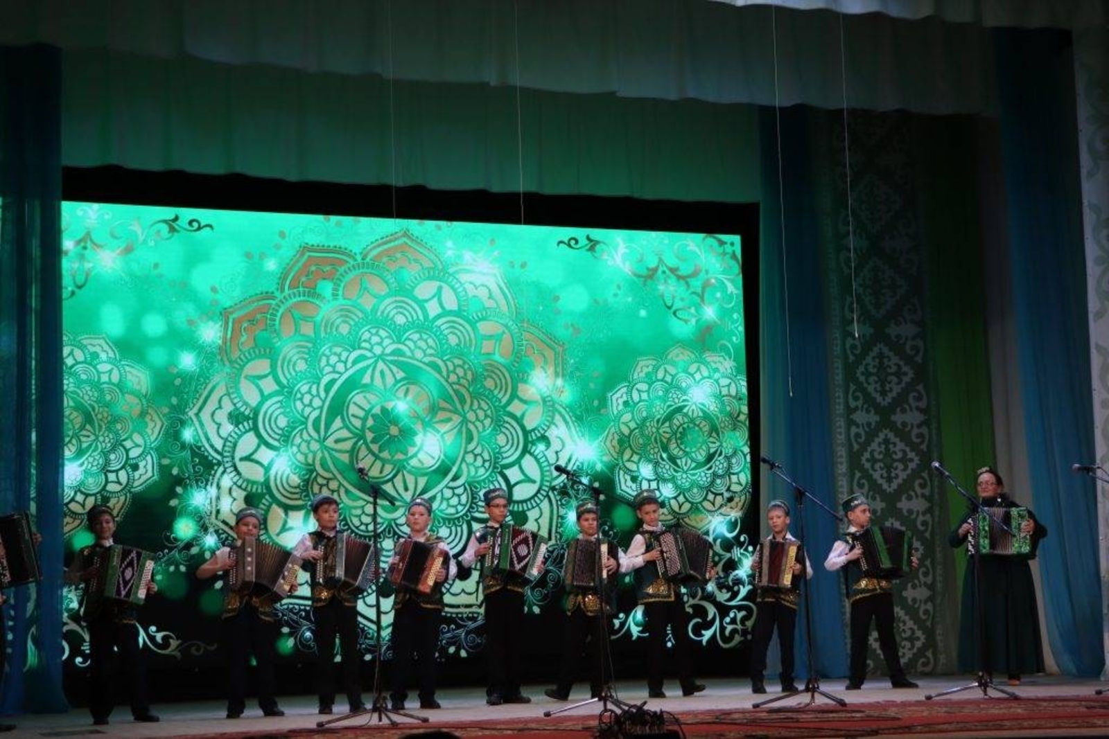 Үзебезнекеләргә җитәме соң!