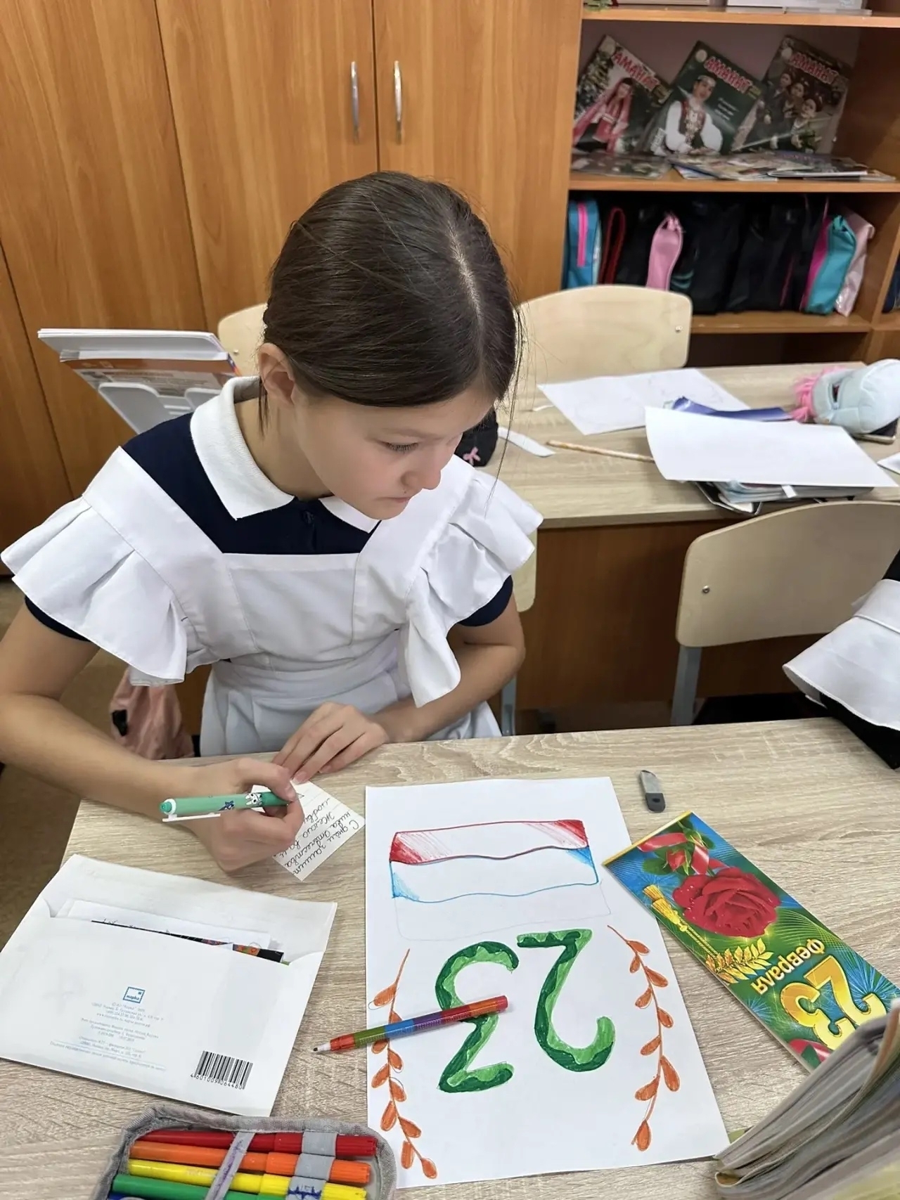 Хатлар яза балалар