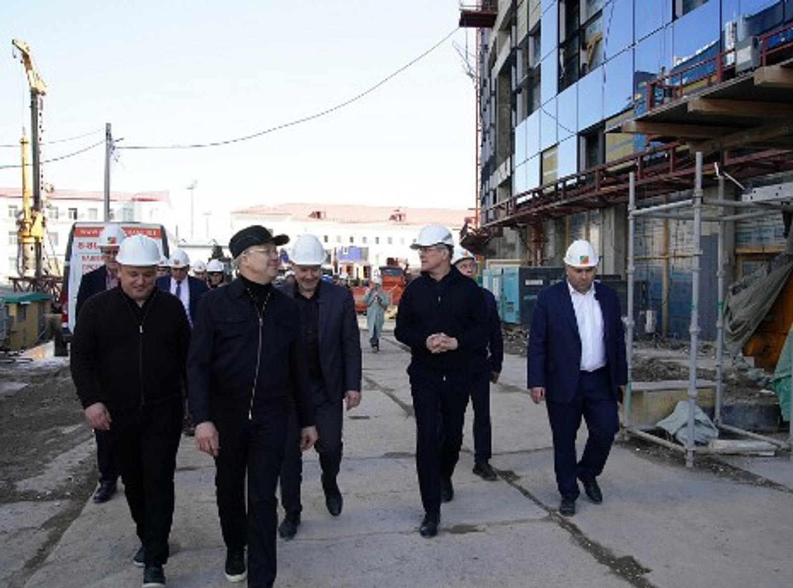 Радий Хабиров осмотрел стройплощадку
