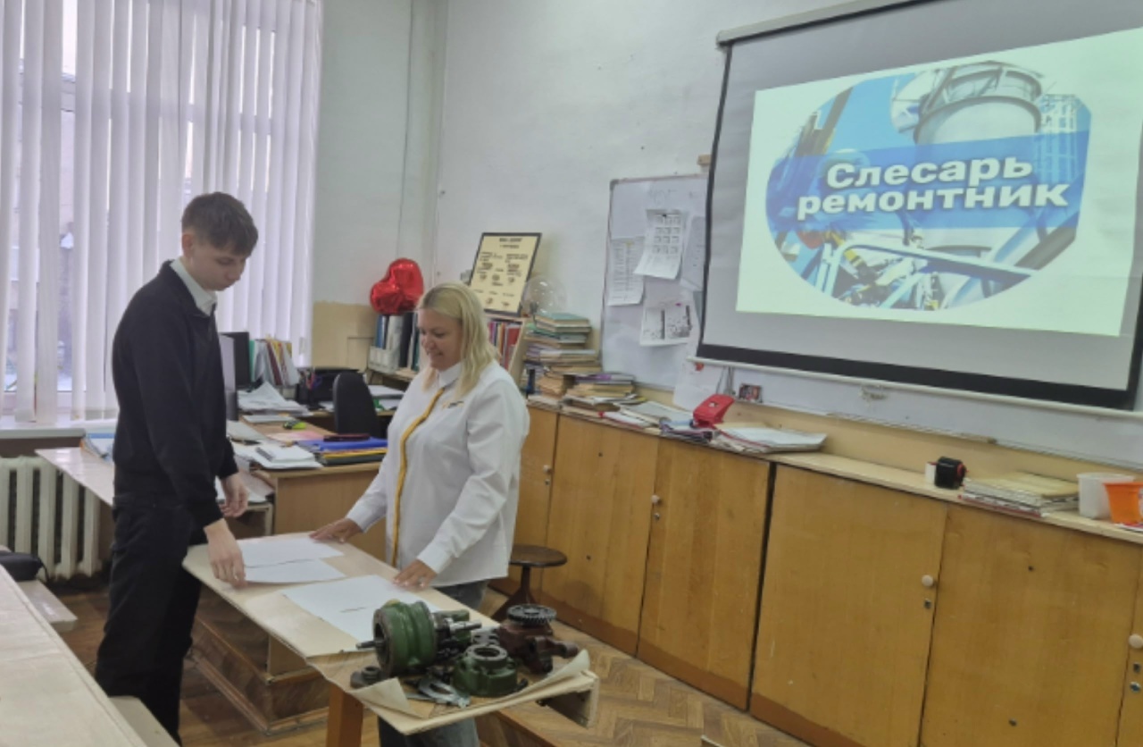 Студент-слесарьлар һөнәри осталык конкурсында көч сынаштылар