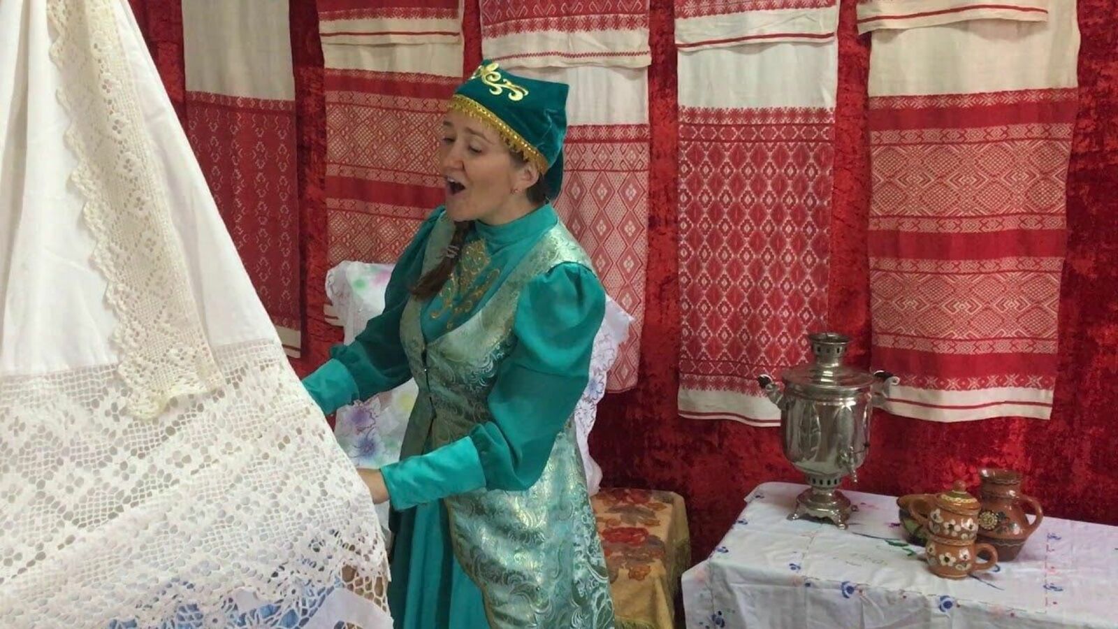 Әни һәм Туган тел, икесе дә бик кадерле...