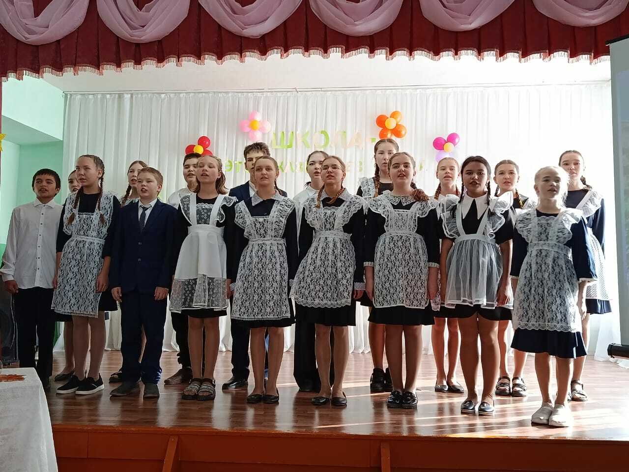 Мәтәүбашта Мәктәп бәйрәме