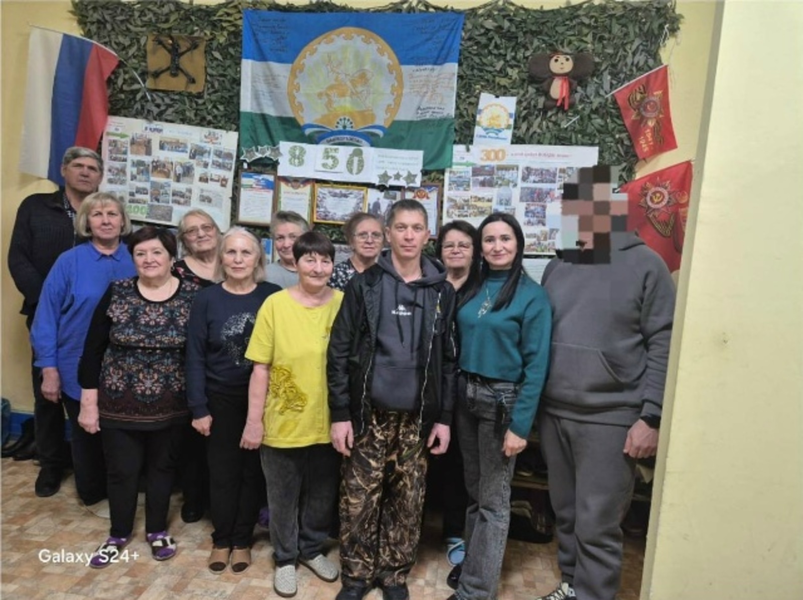 Сугышчы "Хакер"  волонтерлар белән очрашты