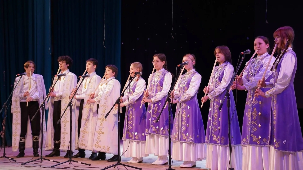 18 коллектив "халык" һәм"өлгеле" исемен яклады