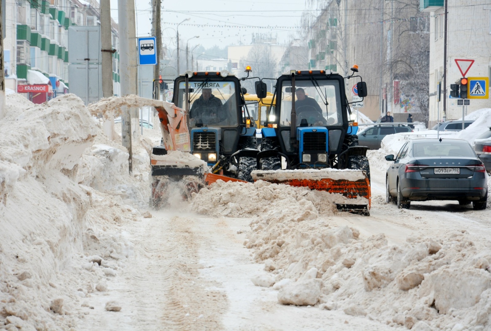 Бәйрәмдә дә эшлиләр