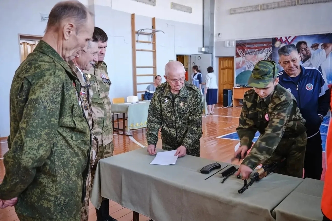 Бәләбәйдә бәйрәм алды хәрби-патриотик уеннары узды