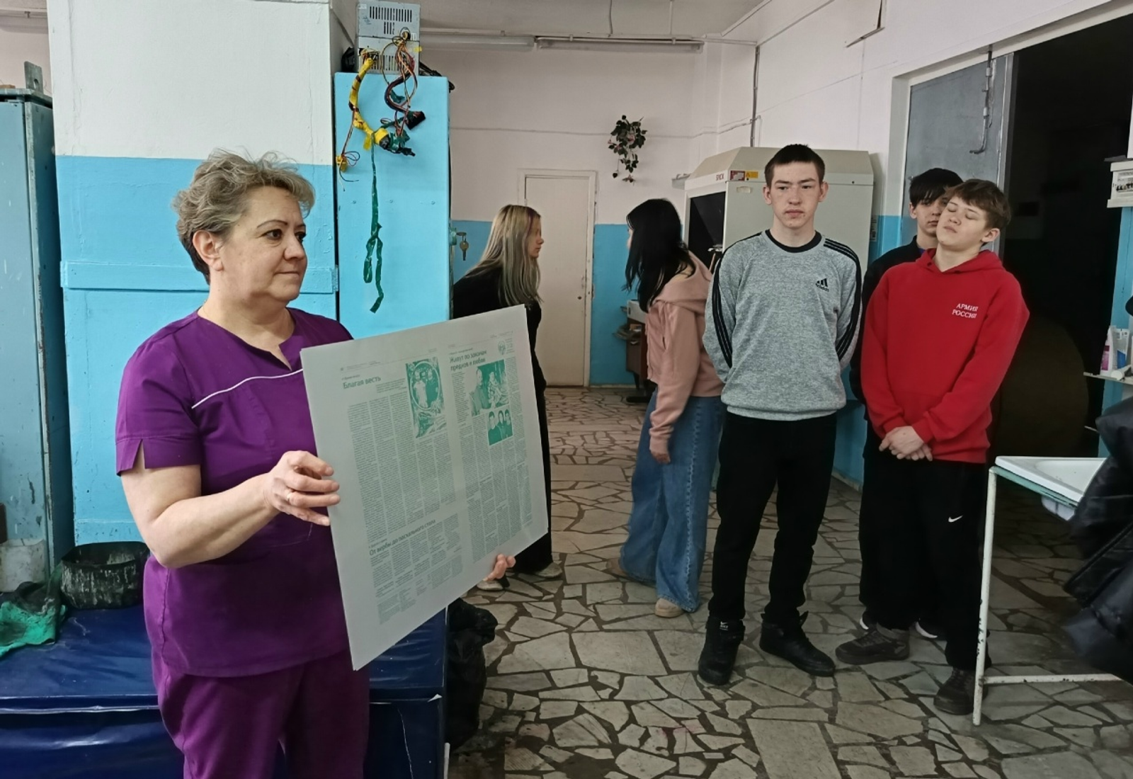 Матбугат дөньясы белән таныштыру