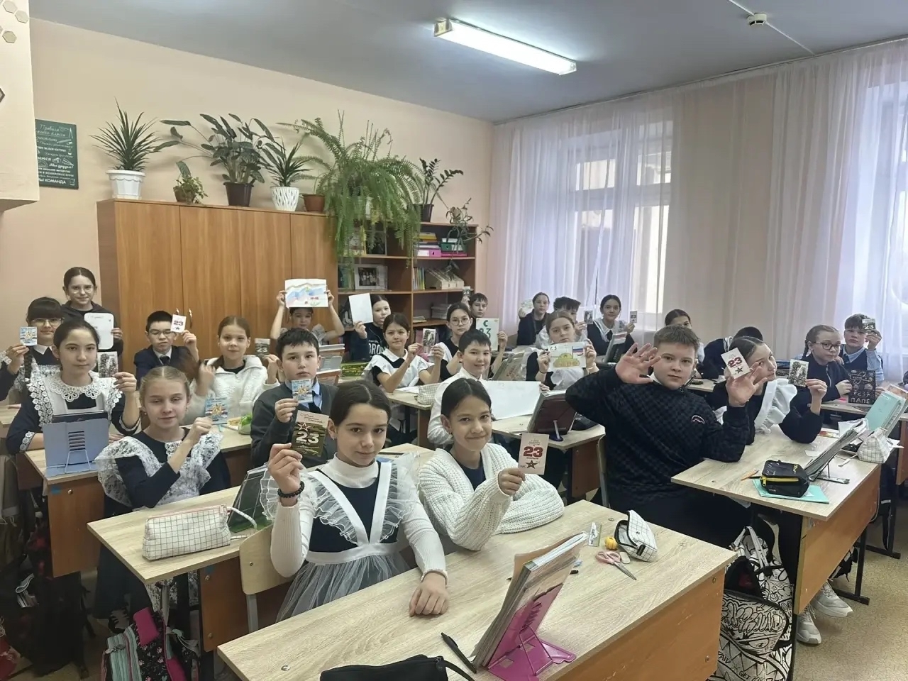 Хатлар яза балалар