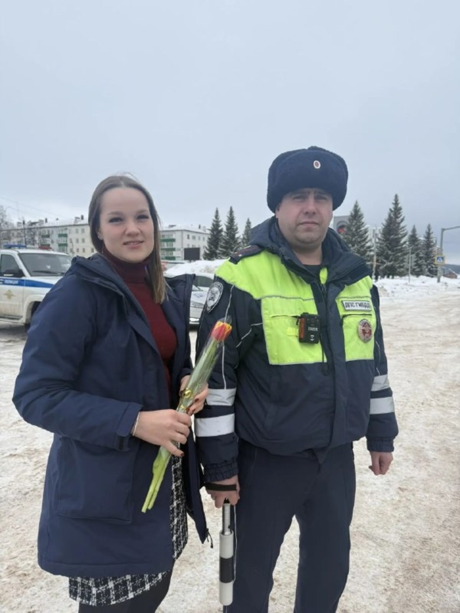 Юл инспекторлары автоледиларны тәбрикләделәр