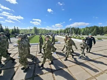 Хәрби-патриотик берләшмәләр вәкилләре парады