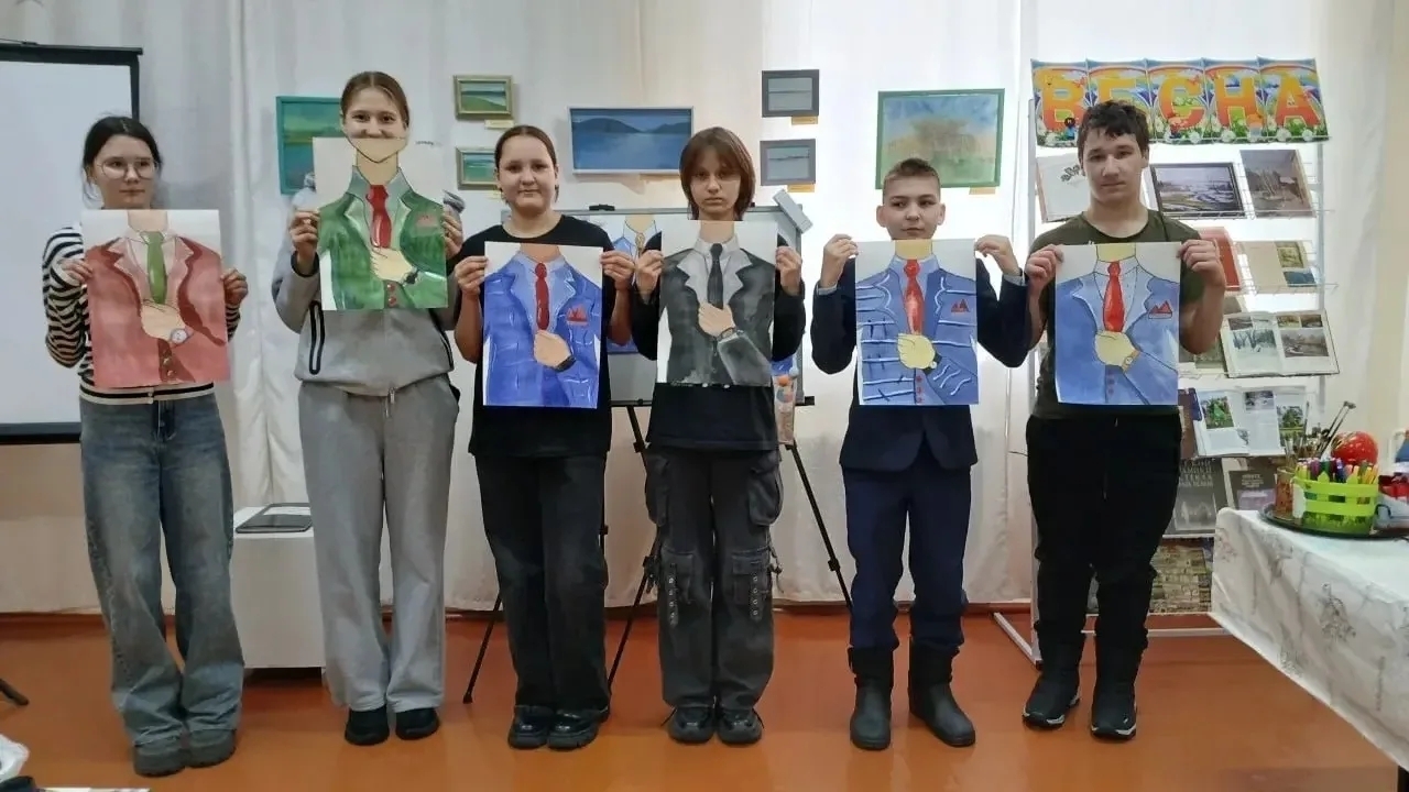 Әтигә бүләк