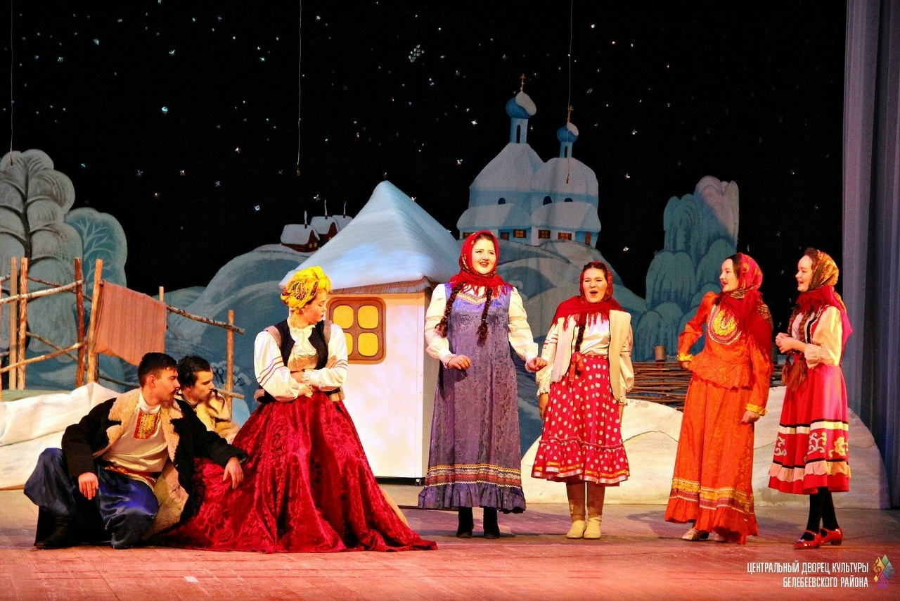 "Паяц" театры күренешләре