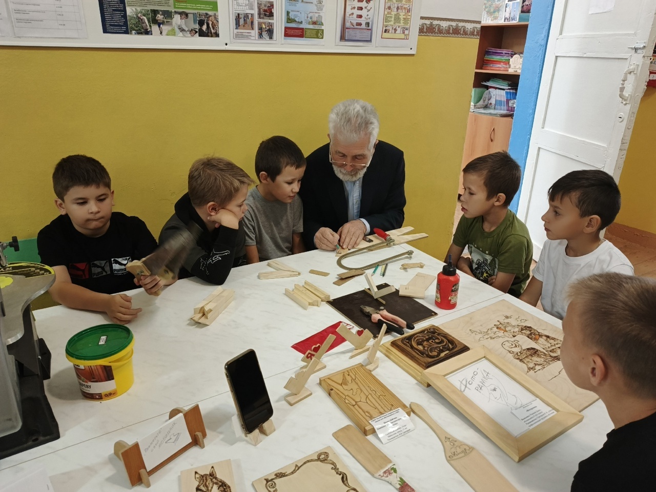 "Һөнәрләр җәйгоры" белем һәм күнекмәләр белән уртаклашты