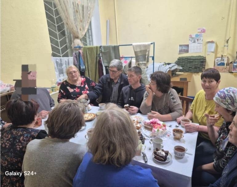 Сугышчы "Хакер"  волонтерлар белән очрашты